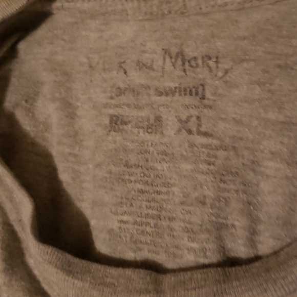 Rick & Morty XL T-Shirt - Picture 3 of 3